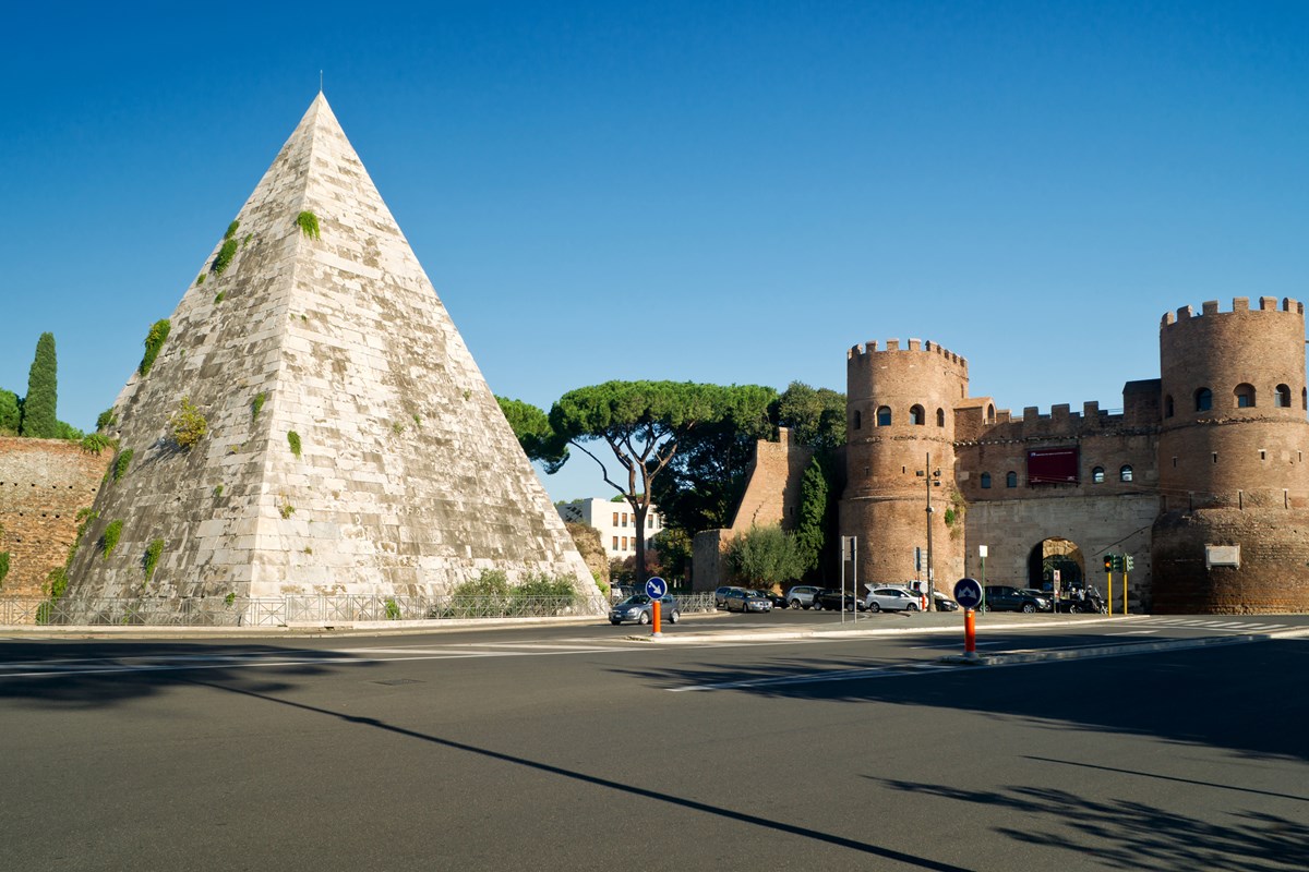 Pyramide Des Cestius